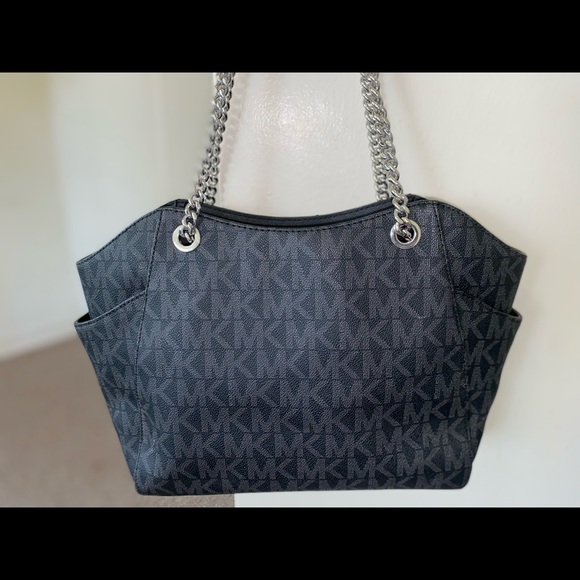Authentic MK Purse - Picture 2 of 4